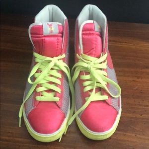 sz 9 Nike neon pink and green high top sneakers